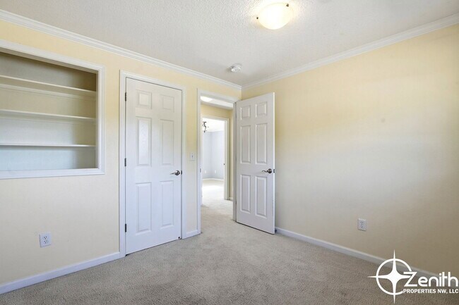 Building Photo - 2409 SE 139th Ave