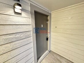 Building Photo - 14120 E Temple Dr