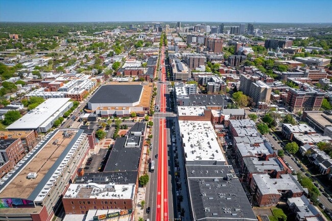 Building Photo - 1333 W Broad St