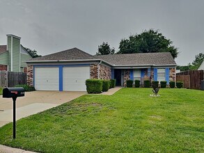 Building Photo - 3800 Staghorn Cir S