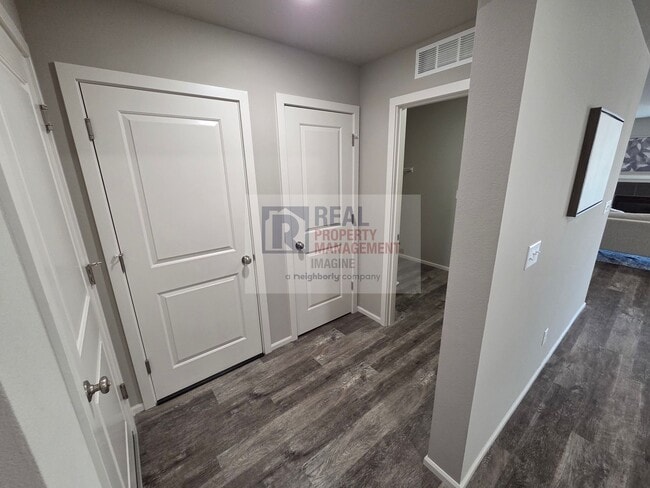 Building Photo - Check out this beautiful 3 bedroom, 2.0 ba...