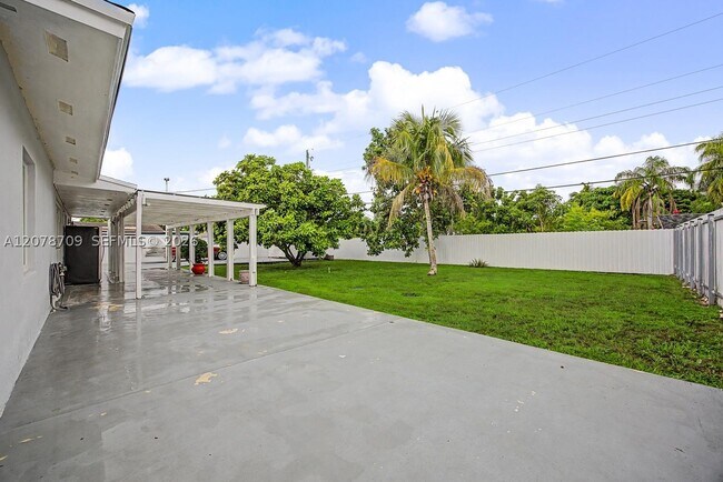 Building Photo - 9541 SW 165th St