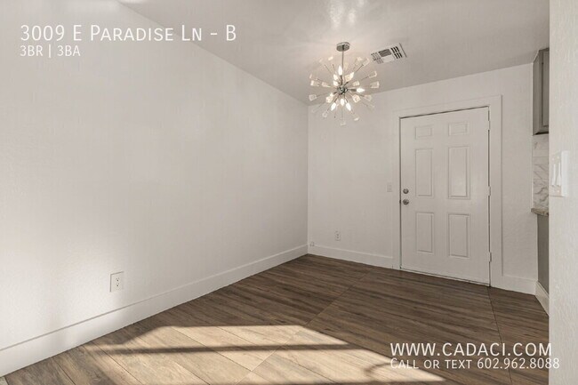 Building Photo - 3009 E Paradise Ln