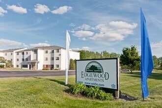 Building Photo - 3404 Queen Dr SW