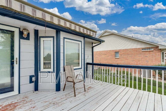 Building Photo - 6514 W Briarwood Ave