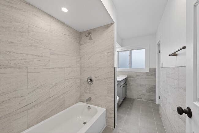 Building Photo - 500 Colgate Ct