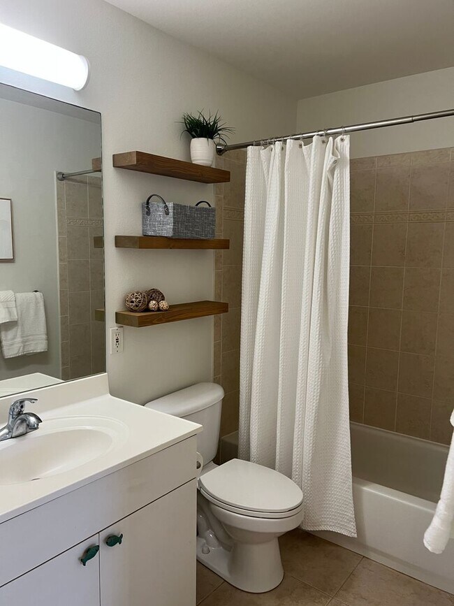 Building Photo - Napili - 2 bedroom/2 bath fully furnished, 2nd floor