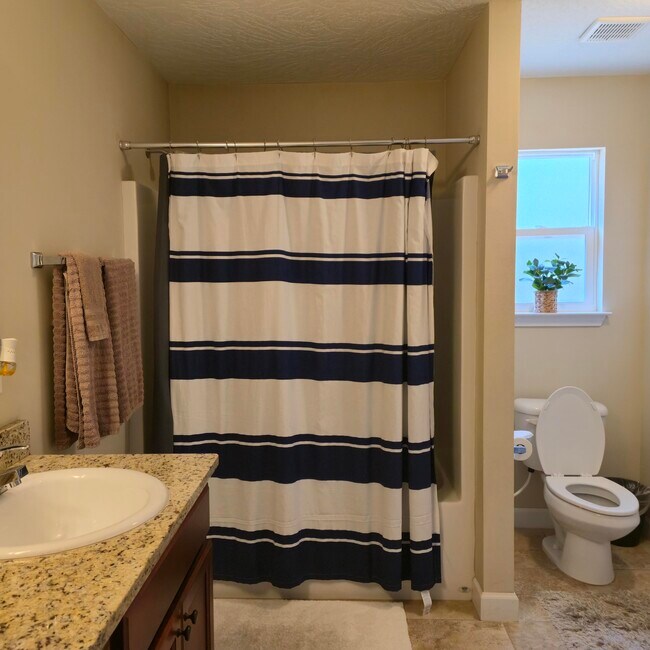 Building Photo - 400 Yancey St