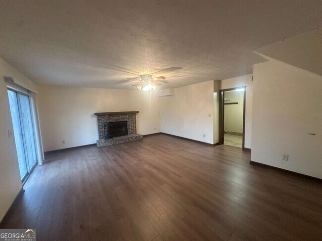 Building Photo - 313 Ridge Trail