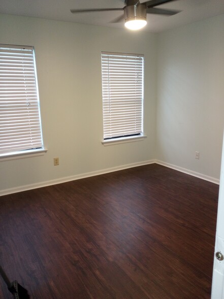 Secondary bedroom - 15235 Kelbrook Dr