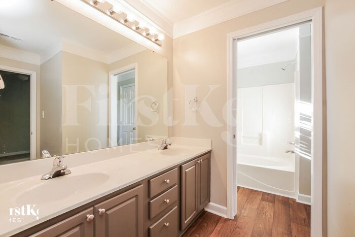 Building Photo - 7224 Pompano Pl