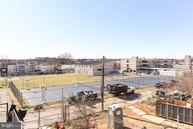 Building Photo - 2031 Benning Rd NE