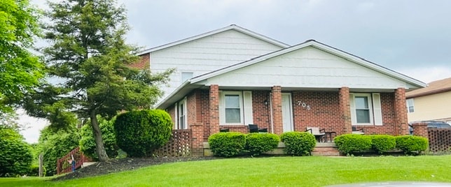 Primary Photo - 705 Gordon Smith Blvd