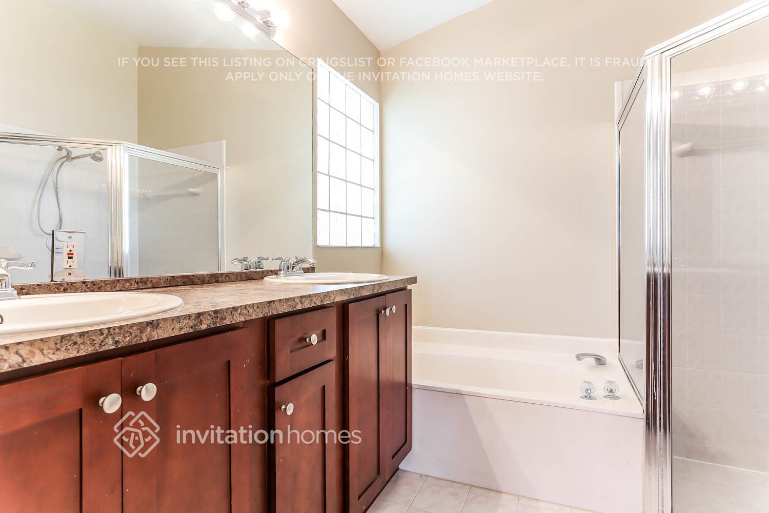 Building Photo - 1401 Banyan Cir