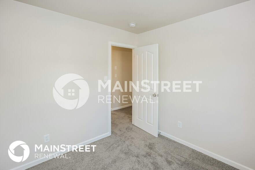 Building Photo - 3744 Sipes Ln