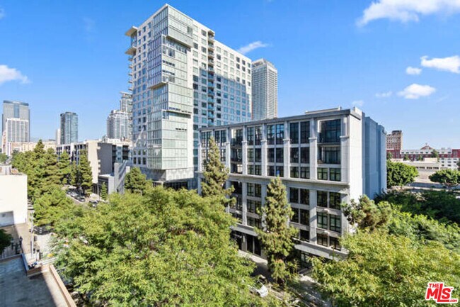 Building Photo - 1111 S Grand Ave