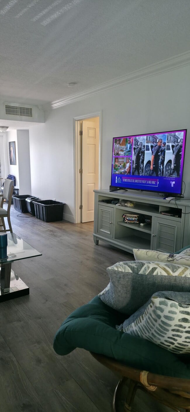 Building Photo - 6091 NW 61st Ave