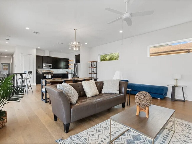 Building Photo - 2825 Townsend Dr