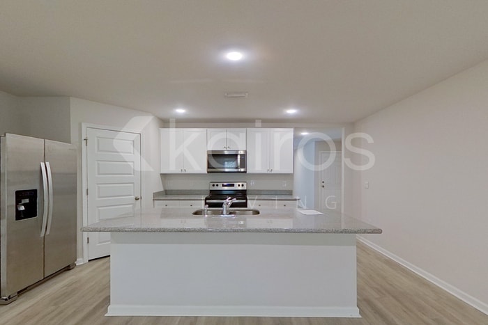 Building Photo - 301 Monarch Ln