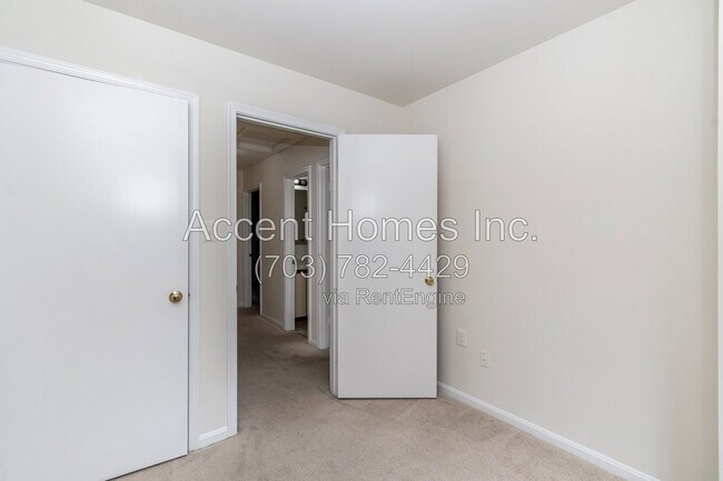 Building Photo - 5404 Barrister Pl
