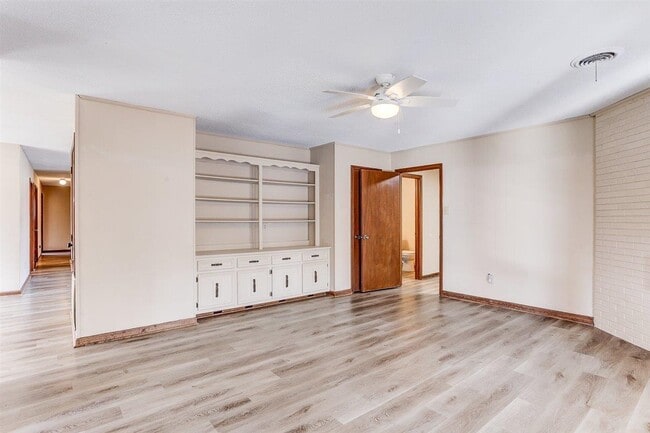 Building Photo - 111 Templeton Rd