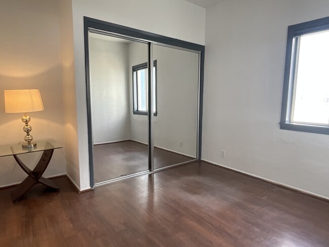 Building Photo - 3773 Ocean Front Walk
