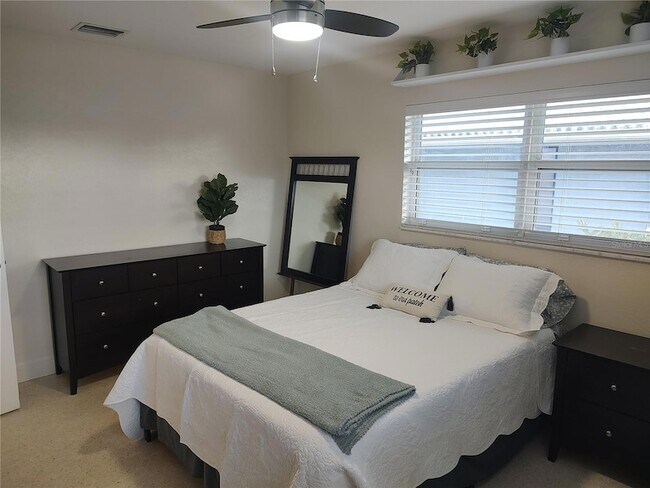 Building Photo - 4165 13th Ln NE