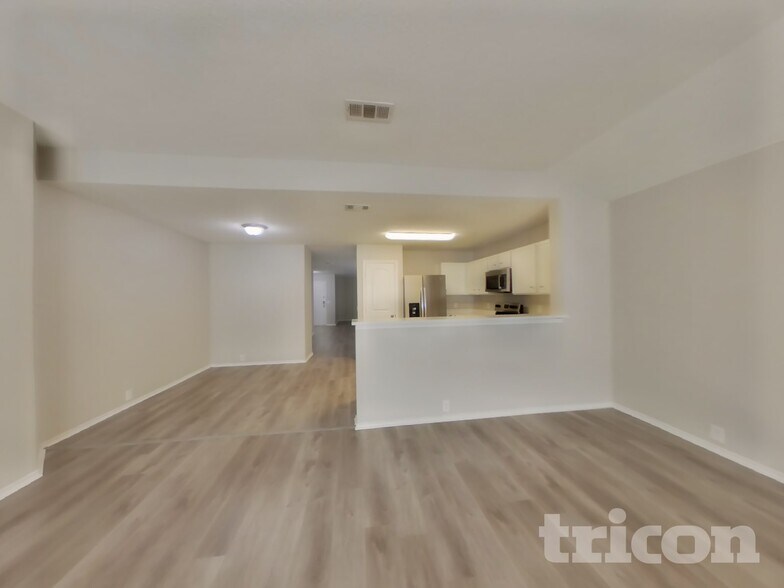 Building Photo - 4512 Merlot Dr