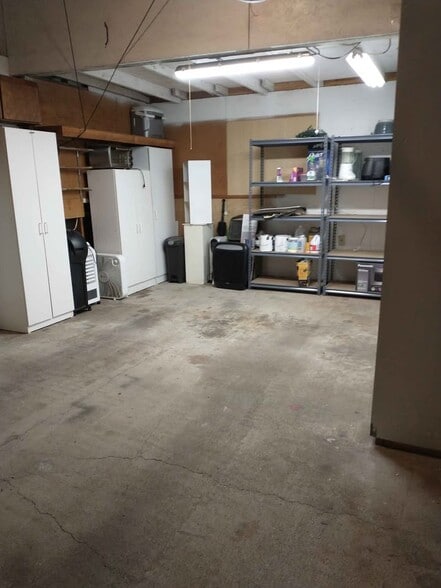 Building Photo - 420 N Tamarack St