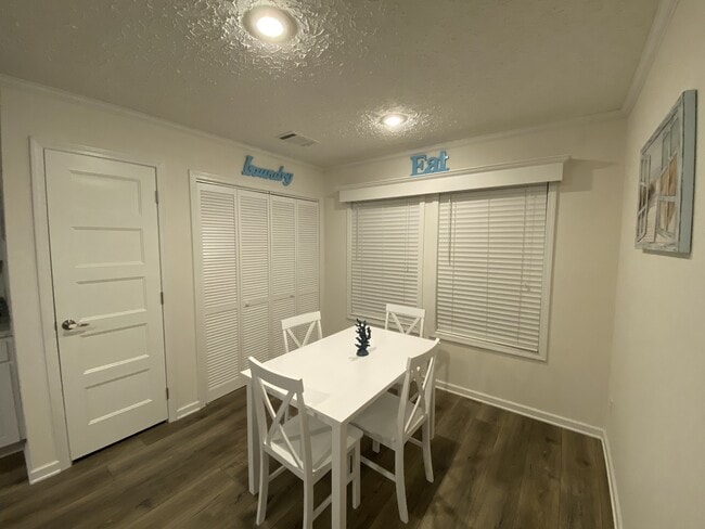 Building Photo - 112 Crossways Dr