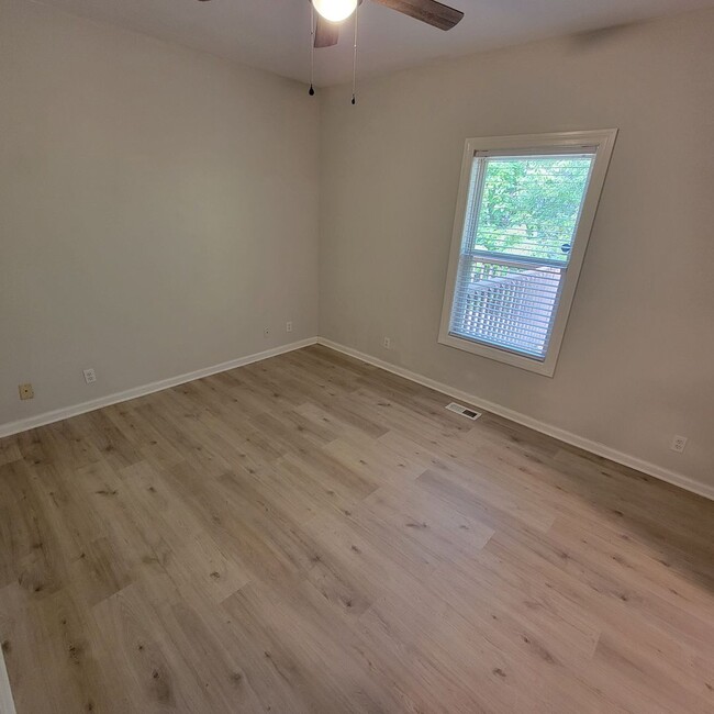 Building Photo - 3 Bedroom, 2 Bathroom Rental With Garage