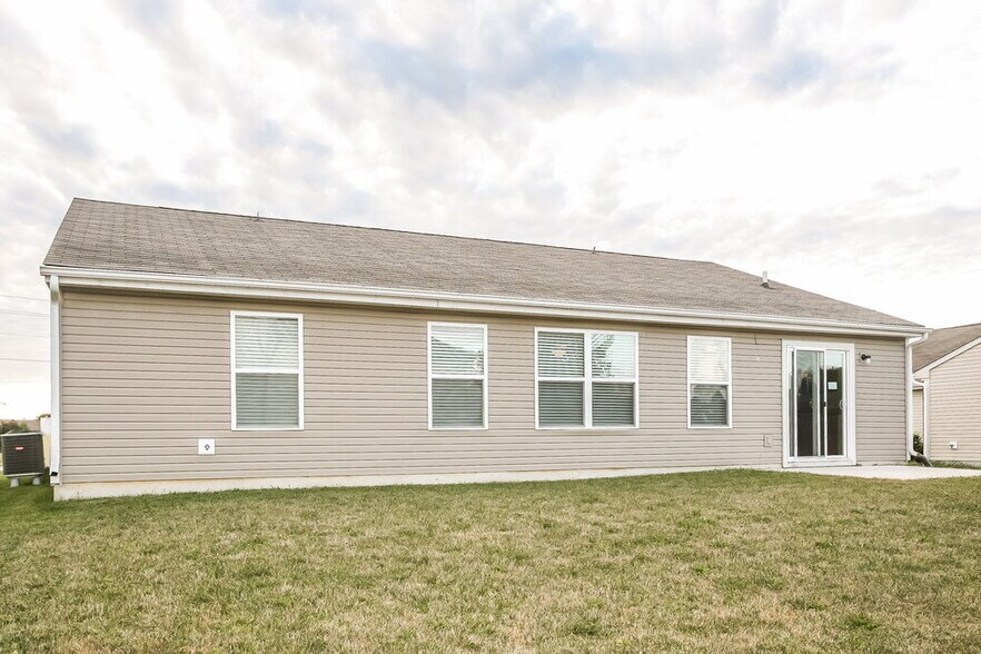 Building Photo - 2208 Rossington Ln