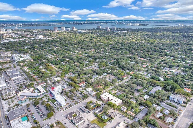 Building Photo - 12287 NE 7th Ave