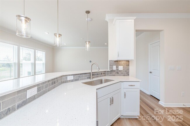 Building Photo - 23018 Clarabelle Dr