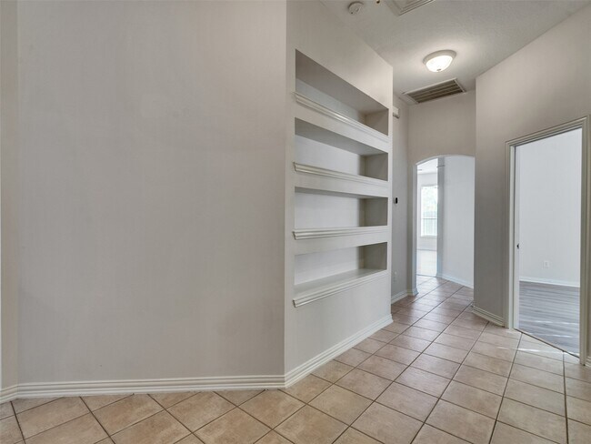 Building Photo - 14518 Logan Falls Ln