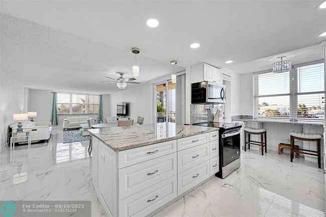 Building Photo - 1401 S Ocean Dr