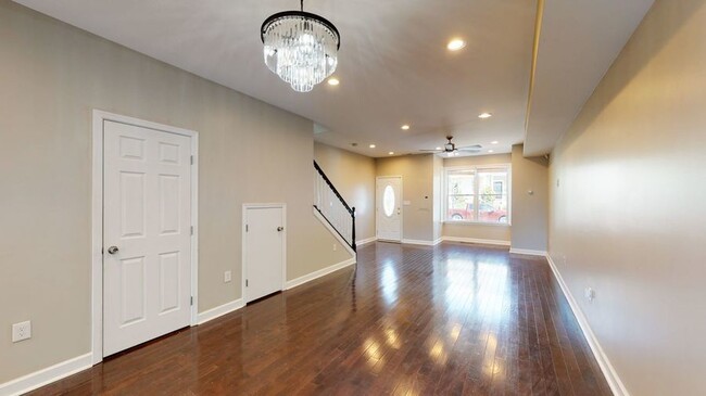 Building Photo - 1247 I St NE