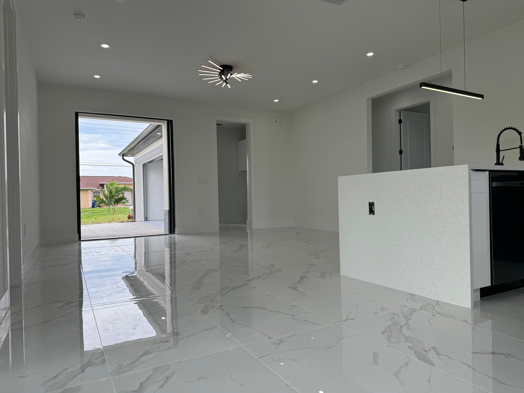 Building Photo - 3609 1st St SW