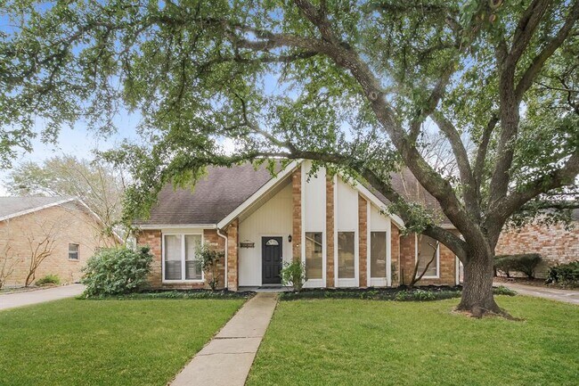 Primary Photo - 21419 Park Willow Dr