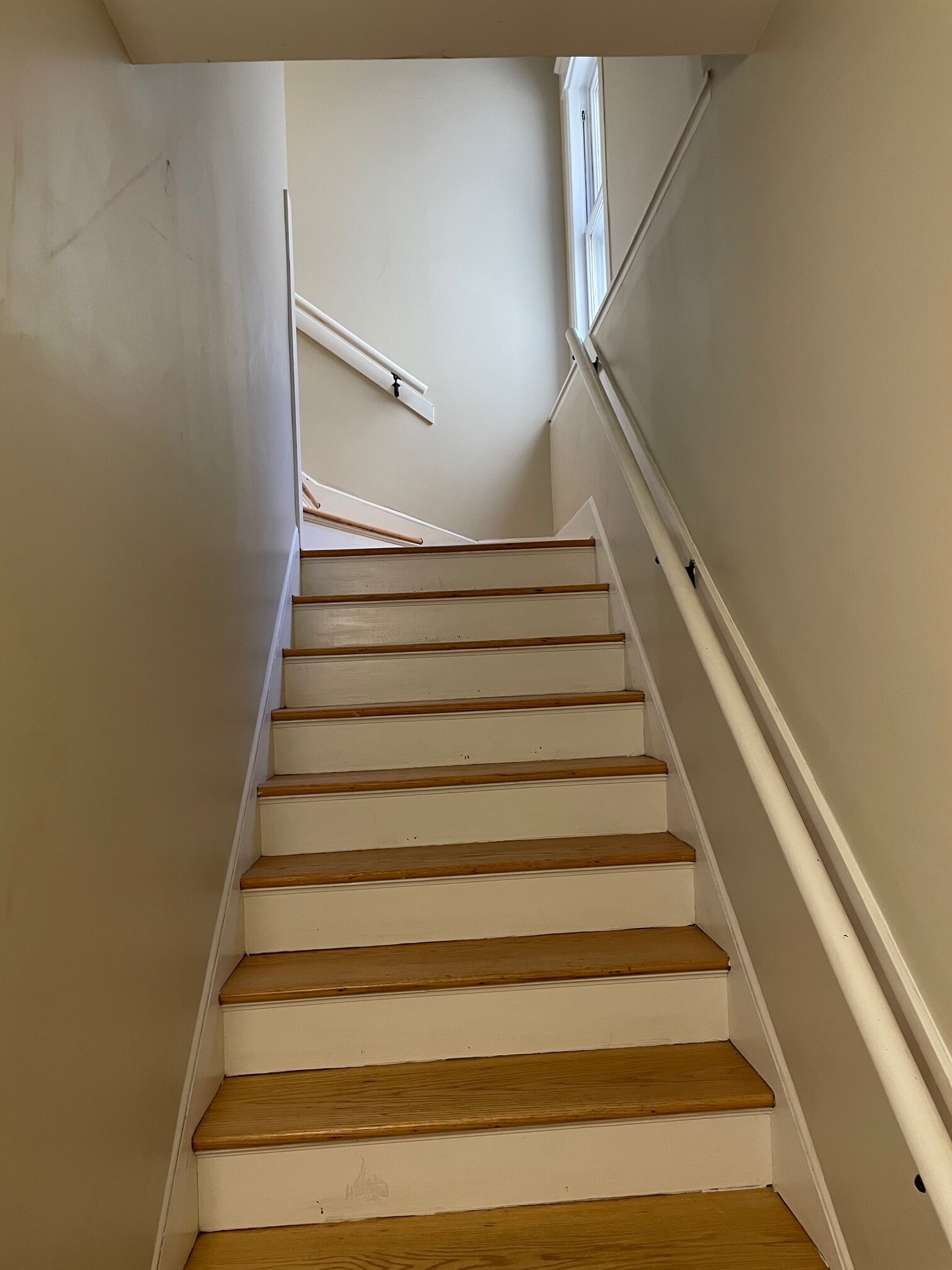 Private Entrance - 1322 Greenleaf St