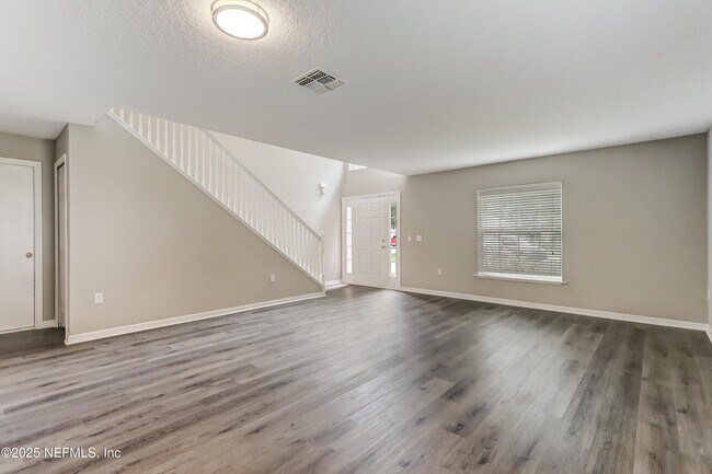 Building Photo - 172 King Arthur Ct