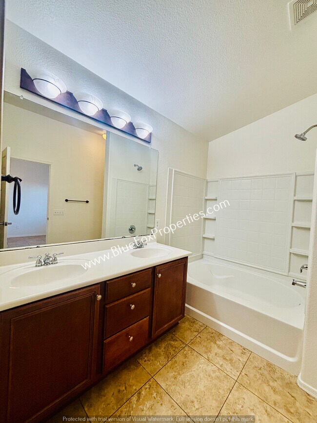 Building Photo - 5670 S Lemon Tree Dr