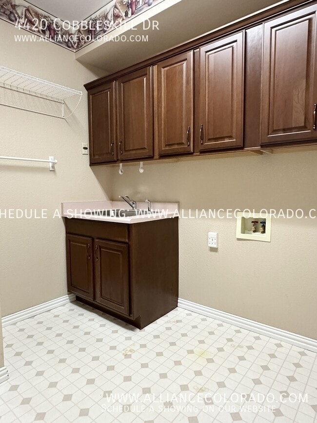 Building Photo - 4420 Cobbleskill Dr