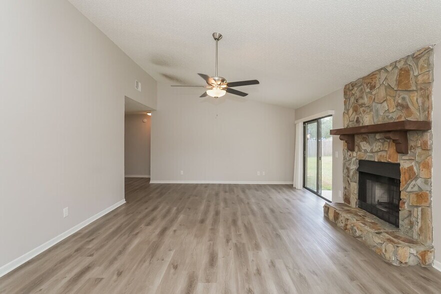 Building Photo - 936 Sunridge Point Dr