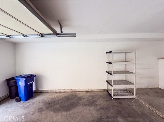 Building Photo - 3101 Plaza del Amo
