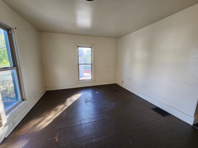 Building Photo - 216 Courtland St