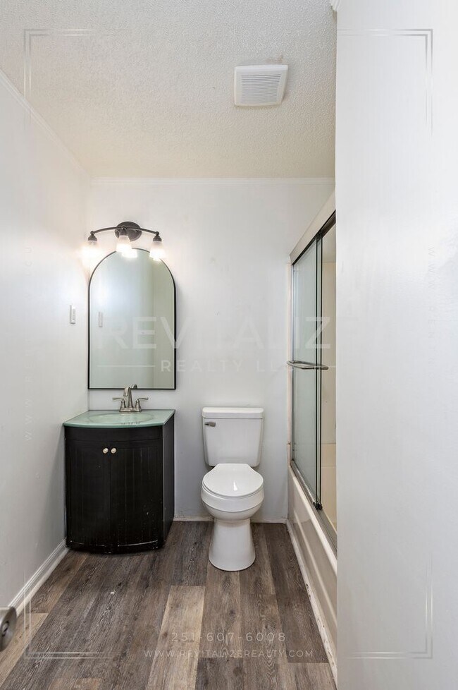 Building Photo - HALF-DEPOSIT SPECIAL!! Updated Brick 3 Bed 1 Bath Home with Huge Yard on Quiet Street!