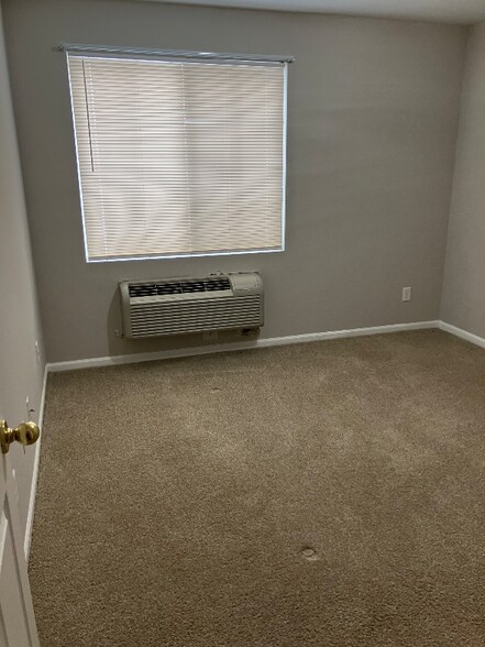 Building Photo - 152 Bertram Dr