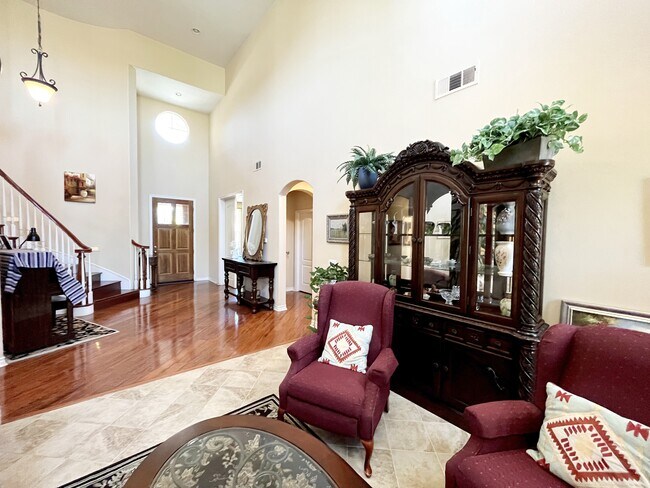 Building Photo - 12470 Sundance Ave