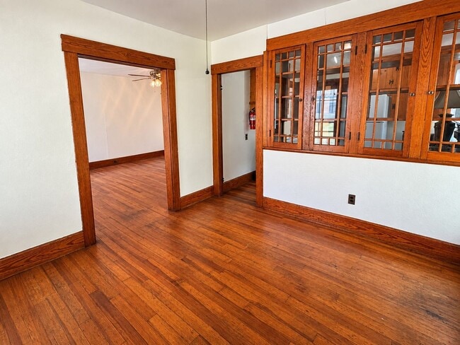 Building Photo - 58 Oak St